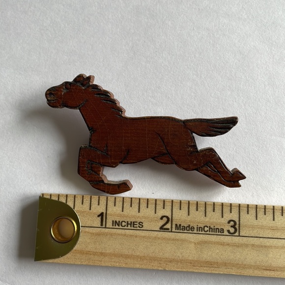 Vintage Hand Carved Hand Crafted Wood Horse Equestrian Pin Brooch Folk Art - Picture 4 of 12